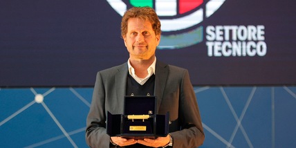 Juve Women, a Montemurro la Panchina D'Oro: "Fatto qualcosa di speciale. La dedico alla mia famiglia"