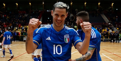 L'Italia con la nuova maglia batte la Macedonia nel calcio...a 5