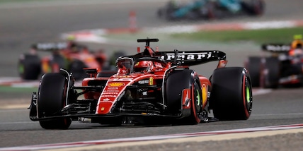 Ferrari, disastro Bahrain: ritiro Leclerc, Sainz quarto. Trionfo Red Bull