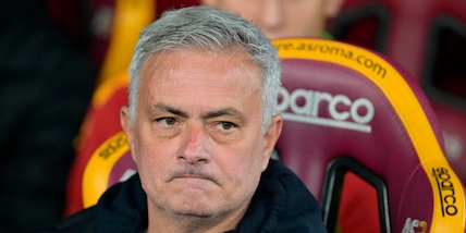 Roma, Mourinho: "Con Allegri ci sentiamo spesso. Dybala? La Juve non ne ha bisogno"