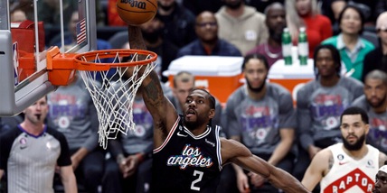 Nba, Durant infortunato ma Booker trascina i Suns. Bene i Clippers