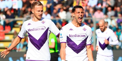 Mandragora trascina la Fiorentina a Cremona, pari tra Verona e Monza