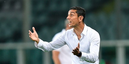 Como-Parma, conferenza Longo: “La loro rosa regge un paragone”