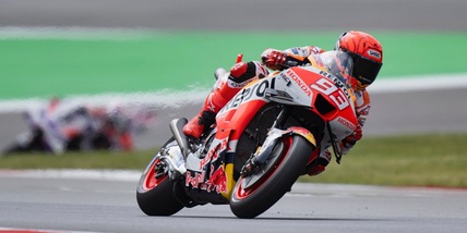 Ducati beffata da Marquez: pole record in Portogallo davanti a Bagnaia