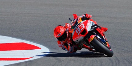 MotoGP, infortunio per Marquez dopo l'incidente in Portogallo: le condizoni