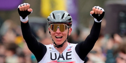 Ciclismo, Pogacar monumentale: "È indimenticabile”