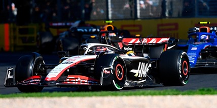 F1, follia a Melbourne: detrito supera recinzioni e ferisce un tifoso