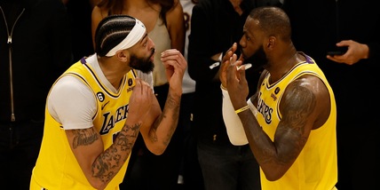 Nba, Lakers e Hawks volano ai playoff