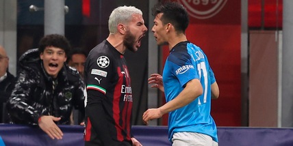 Theo Hernandez esulta in faccia a Lozano: Milan-Napoli a muso duro