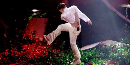 Blanco e la verità sui calci alle rose a Sanremo 2023: l'attacco alla Rai