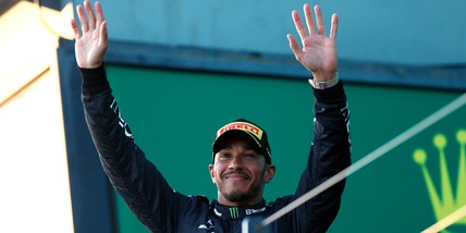 F1, Hamilton e la promessa a Mercedes: “Fino a quando rimarrò”