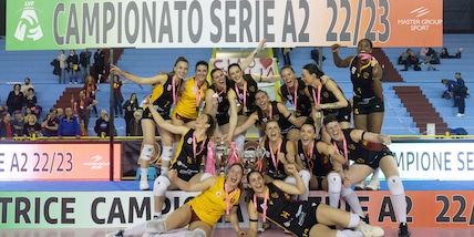 Tributo alla Roma di Cuccarini per la promozione in A1