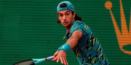 Tennis, Musetti agli ottavi di Barcellona. Arnaldi out contro Evans