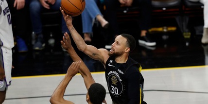 Nba Playoff, Curry trascina i Warriors che accorciano sul 2-1