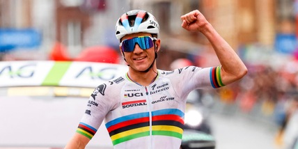 Ciclismo, Evenepoel trionfa nella Liegi-Bastogne-Liegi