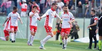 Bari, rimonta a Pisa: il sogno Serie A continua. Poker Venezia da salvezza