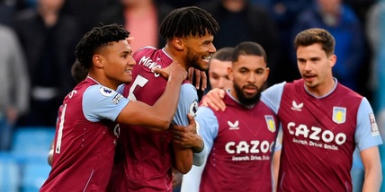 Premier League, vola l'Aston Villa di Unai Emery. Leeds-Leicester 1-1