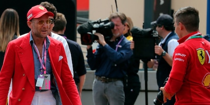 Lapo Elkann sospinge la Ferrari: «Continuate così»