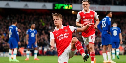 Doppio Odegaard, l'Arsenal travolge il Chelsea 3-1: +2 sul City