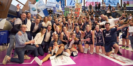 La Reale Mutua Fenera Chieri ’76 saluta la stagione con una vittoria sulla Unet E-Work Busto Arsizio