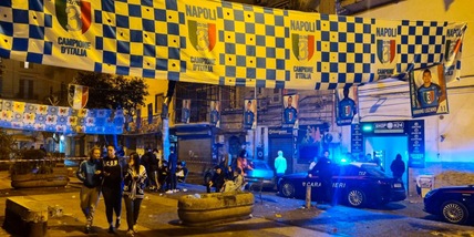 Napoli, tragedia nella festa Scudetto: morto un tifoso di 26 anni