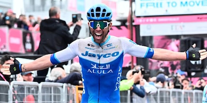 Ciclismo, a Matthews la terza tappa del Giro d'Italia