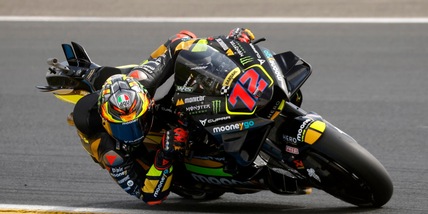 MotoGP, Bezzecchi vince a Le Mans. Bagnaia-Vinales, caduta e scintille