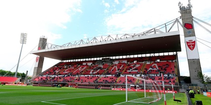 Monza, sfottò social al Napoli: non c'è il mare fuori...