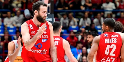 Basket, play-off Scudetto: Olimpia e Virtus sul 2-0, 1-1 Venezia-Sassari