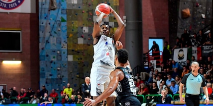 Basket, Playoff Serie A: Tortona piega Trento per il 2-0 nella serie