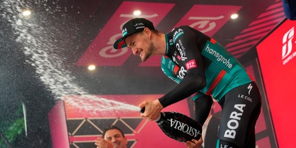 Giro d'Italia, Denz vince la 12ª tappa. Thomas resta maglia rosa