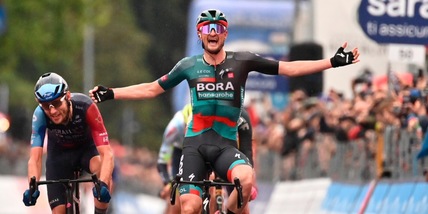 Giro d'Italia, Denz vince anche la 14ª tappa. Armirail nuova maglia rosa