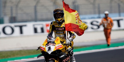 Superbike, Ducati: Bautista vince anche gara-2 a Misano. Erroraccio Rinaldi