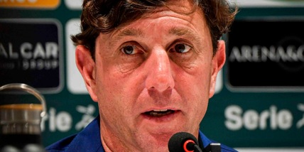 Mignani, conferenza Bari-Cagliari: "Possiamo toccare il cielo con un dito"