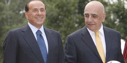 Berlusconi allenatore, ds, magazziniere e autista. Galliani? Ala destra