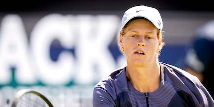 Tennis, Sinner alla prova dell’erba dopo la delusione di Parigi