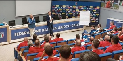 Juve, Allegri in cattedra a Coverciano: professore per un giorno