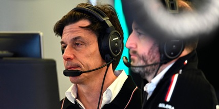 Wolff attacca Alonso dopo l'episodio con Hamilton: polemica in F1