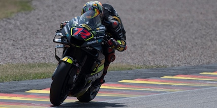 MotoGP Assen PL2, Bezzecchi ancora più veloce. Quarto tempo Bagnaia