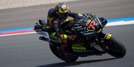 MotoGP, Bezzecchi da urlo: battuto Bagnaia nella Sprint Race di Assen