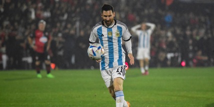 Messi show a Rosario per l’addio al calcio di Rodriguez: accolto da Re