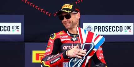 Ducati, Bautista fa il vuoto a Donington: battuto Razgatlioglu in gara-1