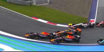 Red Bull, bufera Verstappen-Perez in pista e radio: "Ma che problemi hai?"