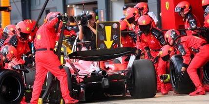 Ferrari, a Silverstone figuraccia: Vasseur parla di paura, Leclerc di drs