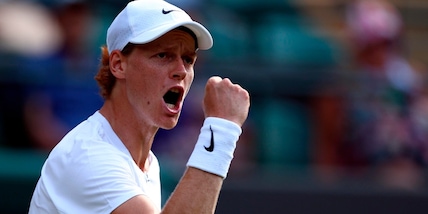 Sinner dà spettacolo a Wimbledon: Galan ko, ora Safiullin nei quarti