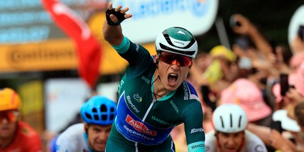 Tour de France, Philipsen vince anche l'11ª tappa. Vingegaard in giallo