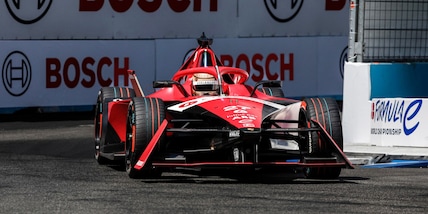 Formula E, E-Prix Roma: Dennis vince gara 2 e torna leader, out Cassidy