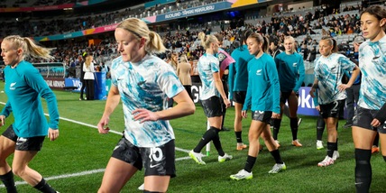 Nuova Zelanda, paura mondiale: fuga dall’hotel e rifugio al ristorante