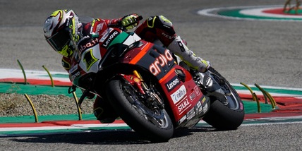 Superbike, doppietta Ducati in gara-2 a Most: vince Bautista, Petrucci 2°