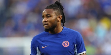 Nkunku infortunato, il Chelsea cerca un attaccante: accelerata per Vlahovic?